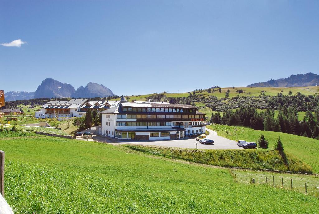 Piccolo Hotel Sciliar Alpe Di Siusi Bagian luar foto
